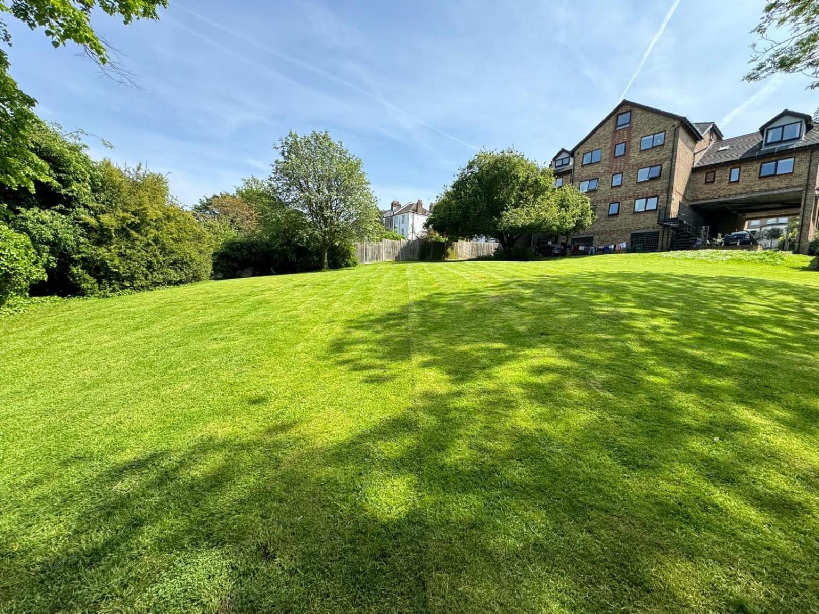 Vry Woolwich - Cosy Property With Stunning Views Of London Plumstead  Bagian luar foto